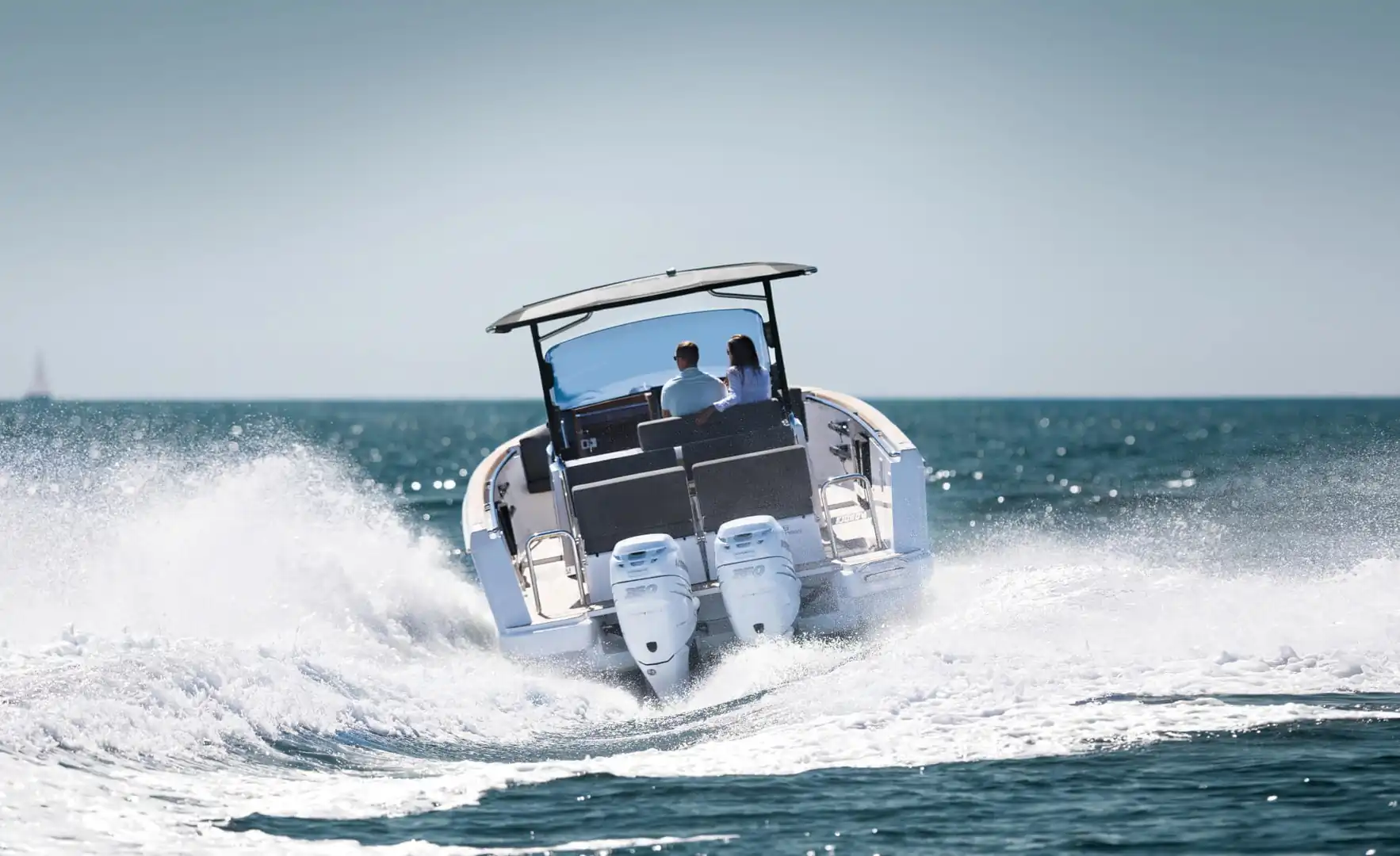 Catamaranes en barco en Barcelona